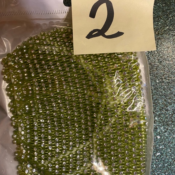 Beautiful mesh masks worn as a sparkly cover to N-95 or and other medical mask. - Picture 3 of 4